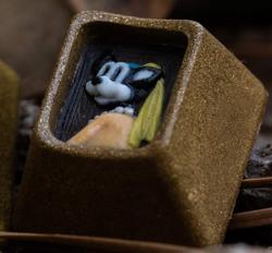 Rubrehose - Wolf with a Pearl Necklace