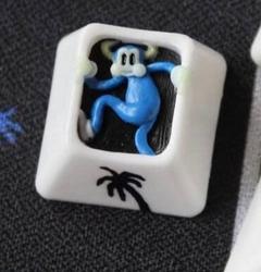 Rubrehose - Loosquatch (Rubrehose x Levelcaps Collab) - Hiroshi Blanca