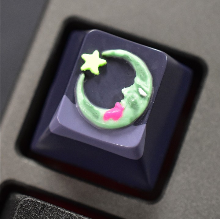 SodieCaps -  Crescent Cap v2