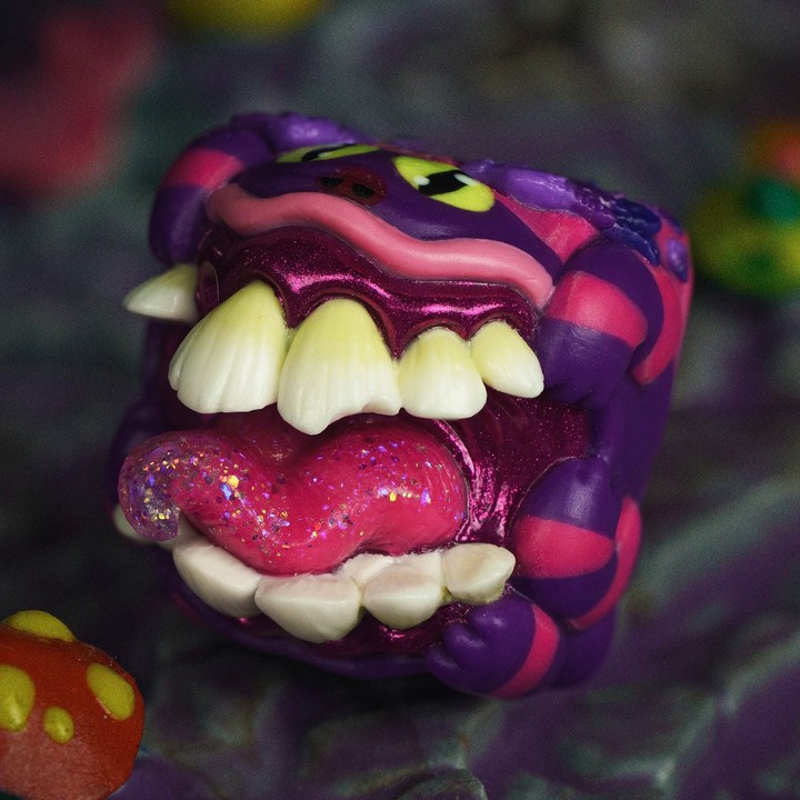 Goldenstar Keycap - Cheshire Hundun