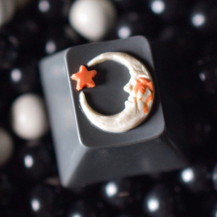 SodieCaps -  Crescent Cap v2
