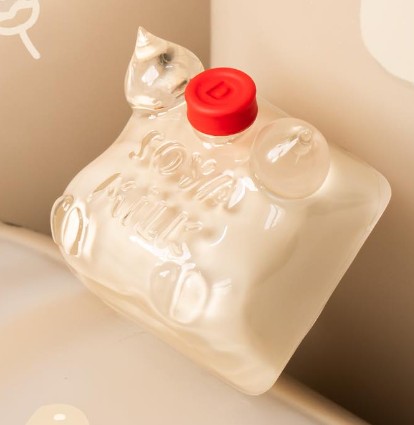 DELLA KEY - 76. Soya milk 5. Della