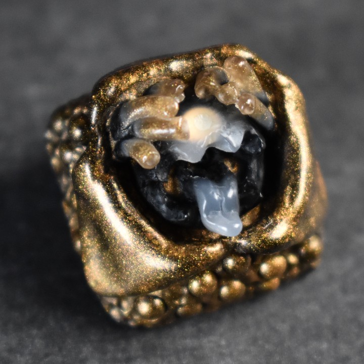 SodieCaps - Golden Cyclops Kin