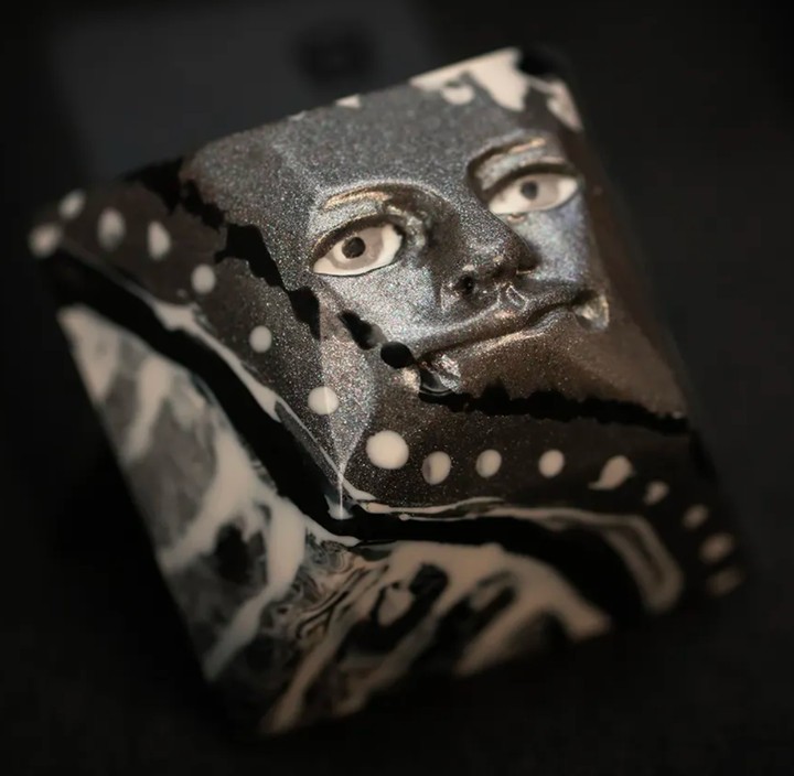 Nightcaps - 1926: Dotted Filament Eggface - Faceted