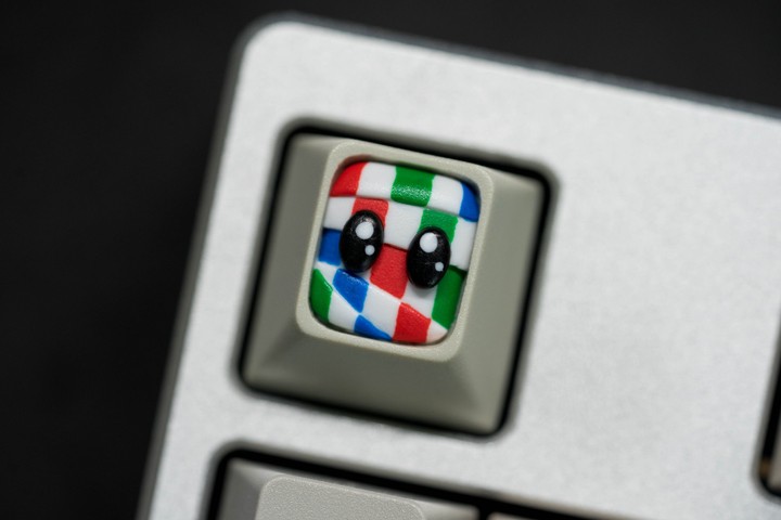 Alpha Keycaps - Roy Tut