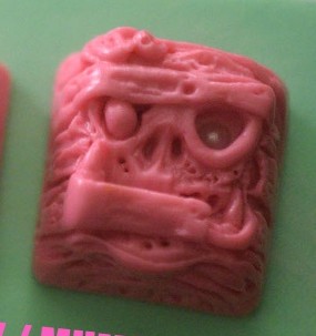 KBK-KWK - Voyeur Pnk Mummy III