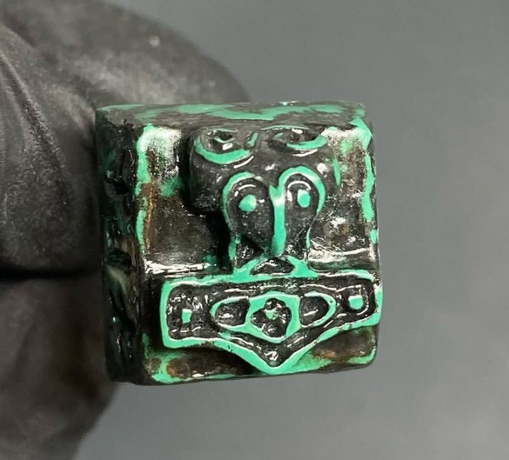 NibbNubb Keycaps - Aged Copper Carbonate Mjölner