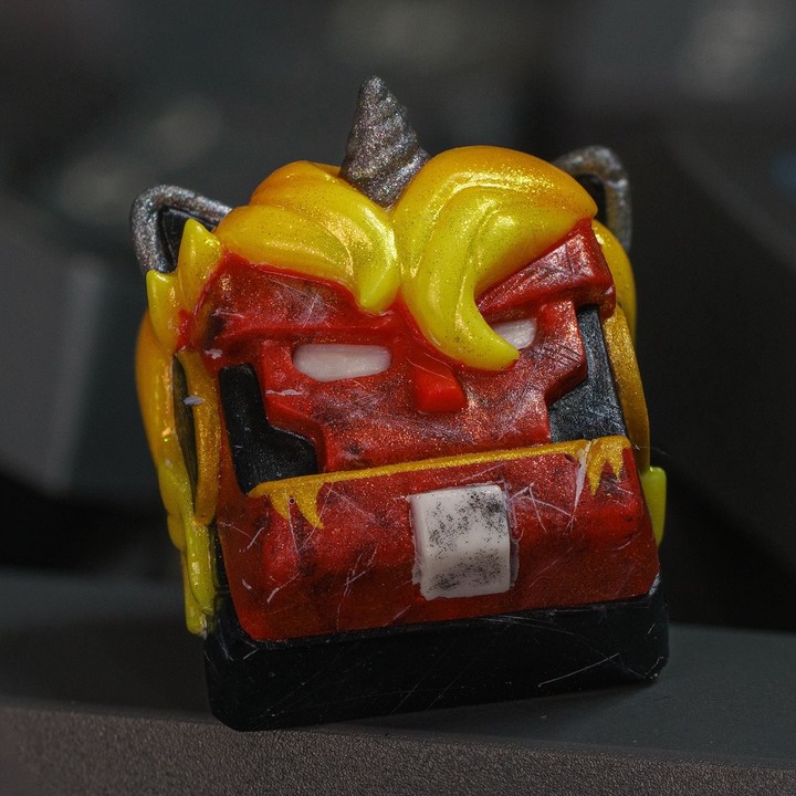 Goldenstar Keycap - Red Comet Unibot