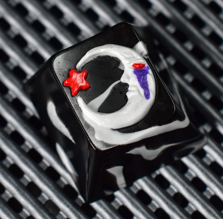 SodieCaps -  Crescent Cap v2
