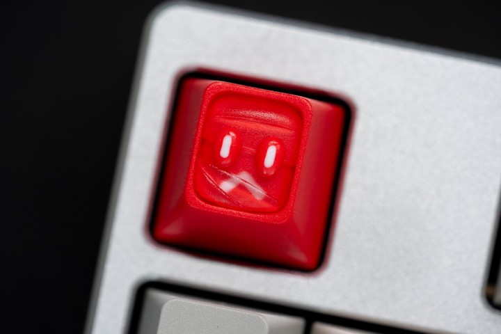 Alpha Keycaps - Rouge Tut