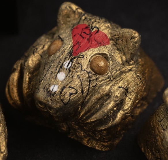 Nightcaps - Tarnished Gold Nutria