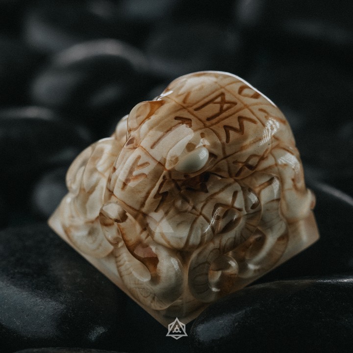 Archetype - Whisper Stone Runekolk