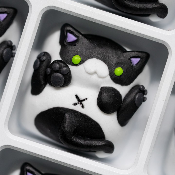 Soom Caps - Tuxedo Catbutt (x tinymakesthings)