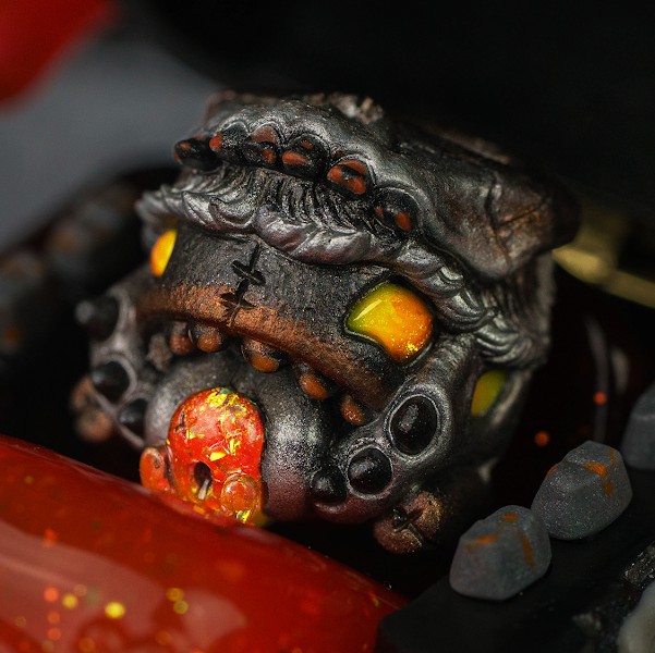 Goldenstar Keycap - Cosmic Ember Voidreaver